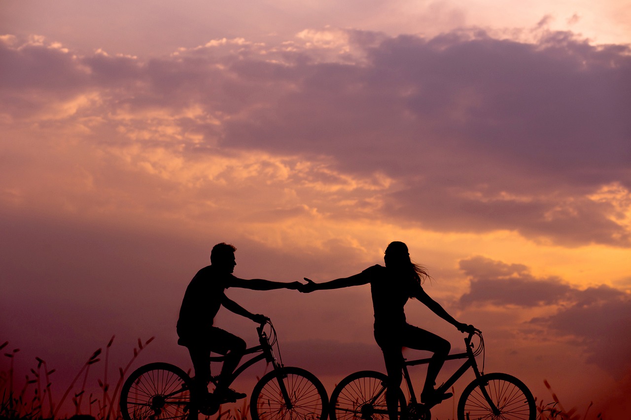 bicycles couple silhouettes biking 1867046