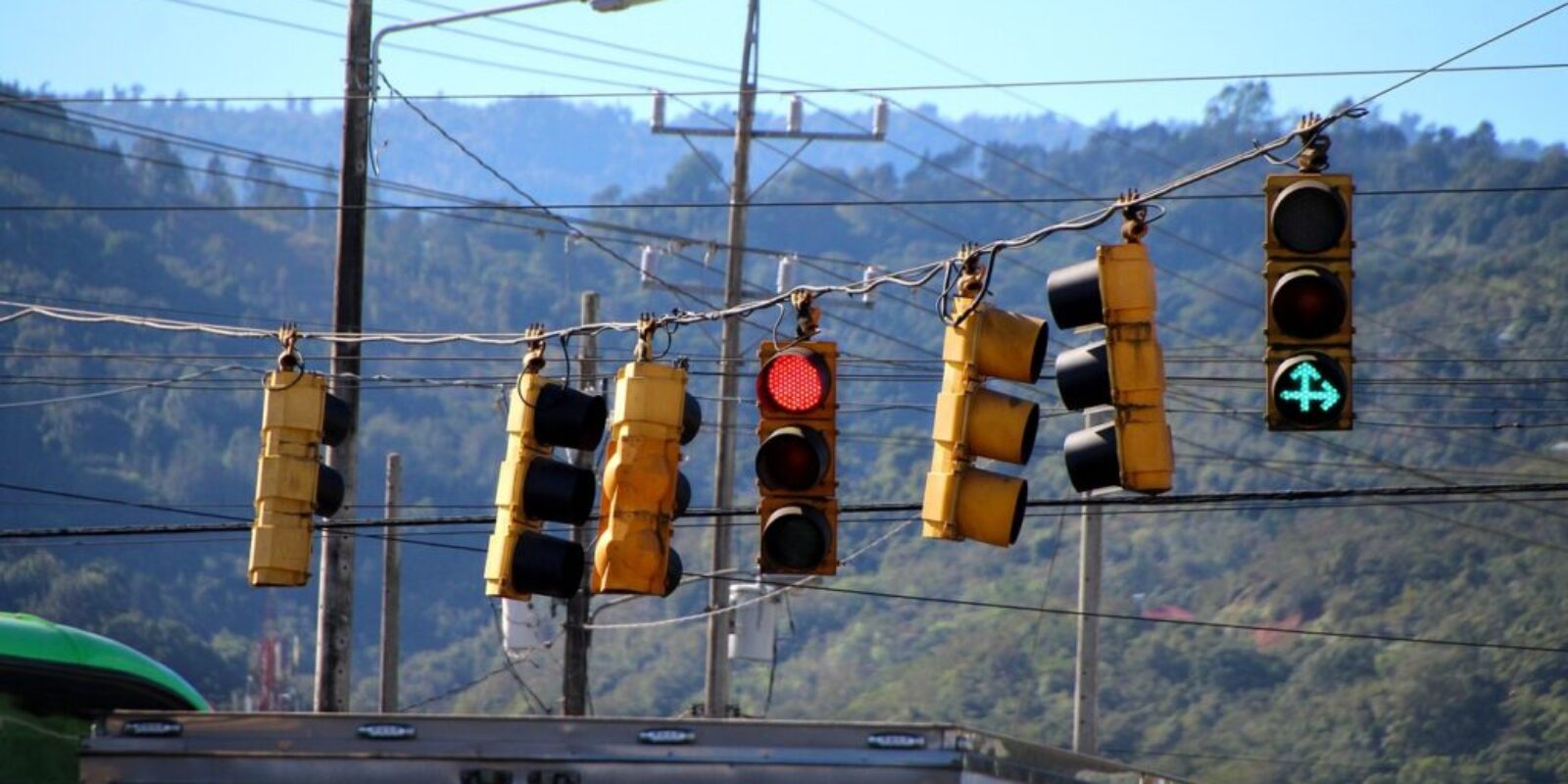 traffic traffic light road red 4003342